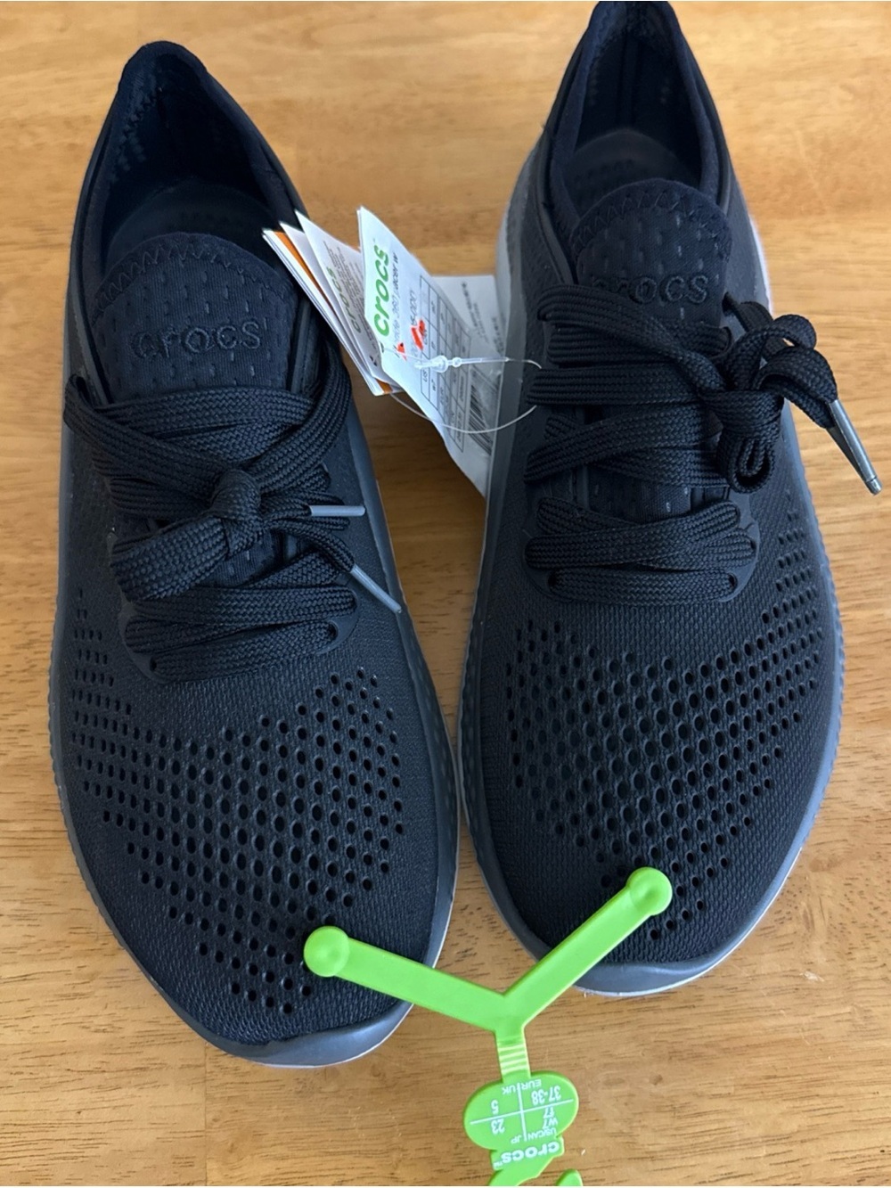 Crocs LiteRide 360 Pacer W Black Sneakers Womens Size 7 NEW